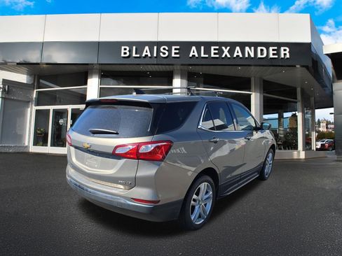 Used 2018 Chevrolet Equinox LT AWD/4WD image 3