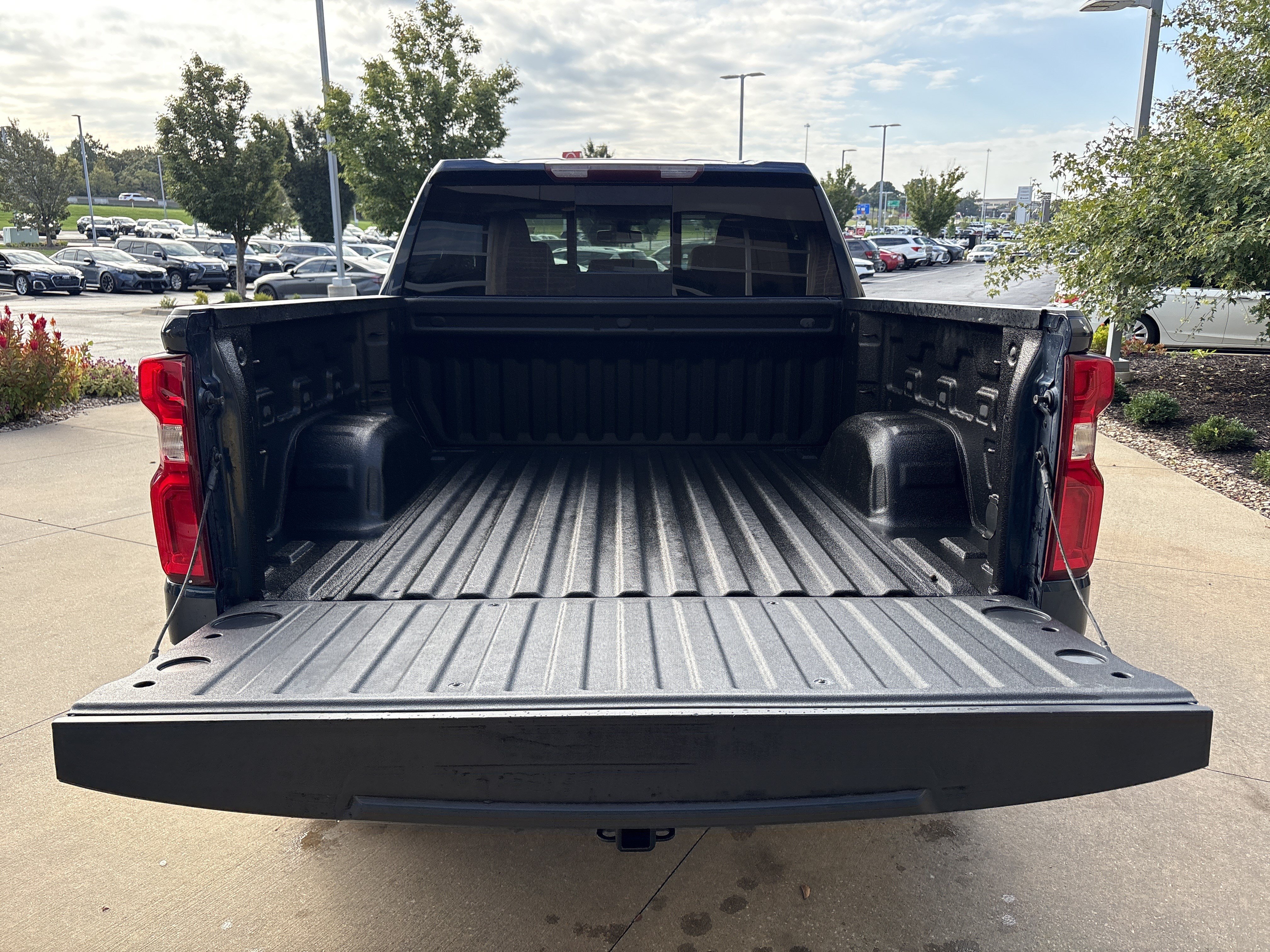 Used 2019 Chevrolet Silverado 1500 LTZ w/ LTZ Premium Package AWD/4WD image 31