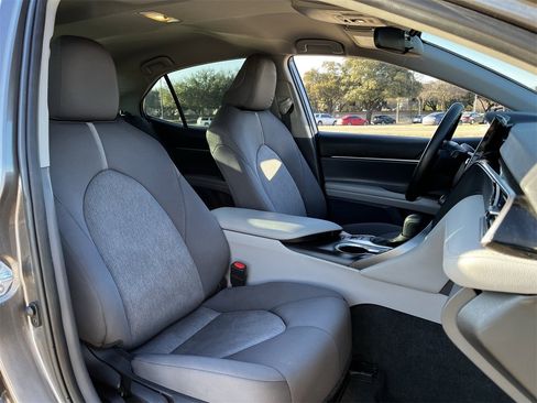 Used 2024 Toyota Camry LE image 24