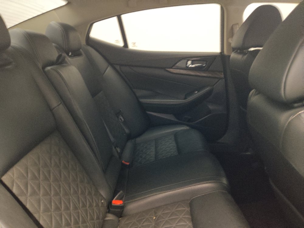 Used 2018 Nissan Maxima Platinum FWD image 19
