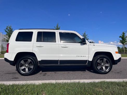 Used 2015 Jeep Patriot High Altitude AWD/4WD image 12