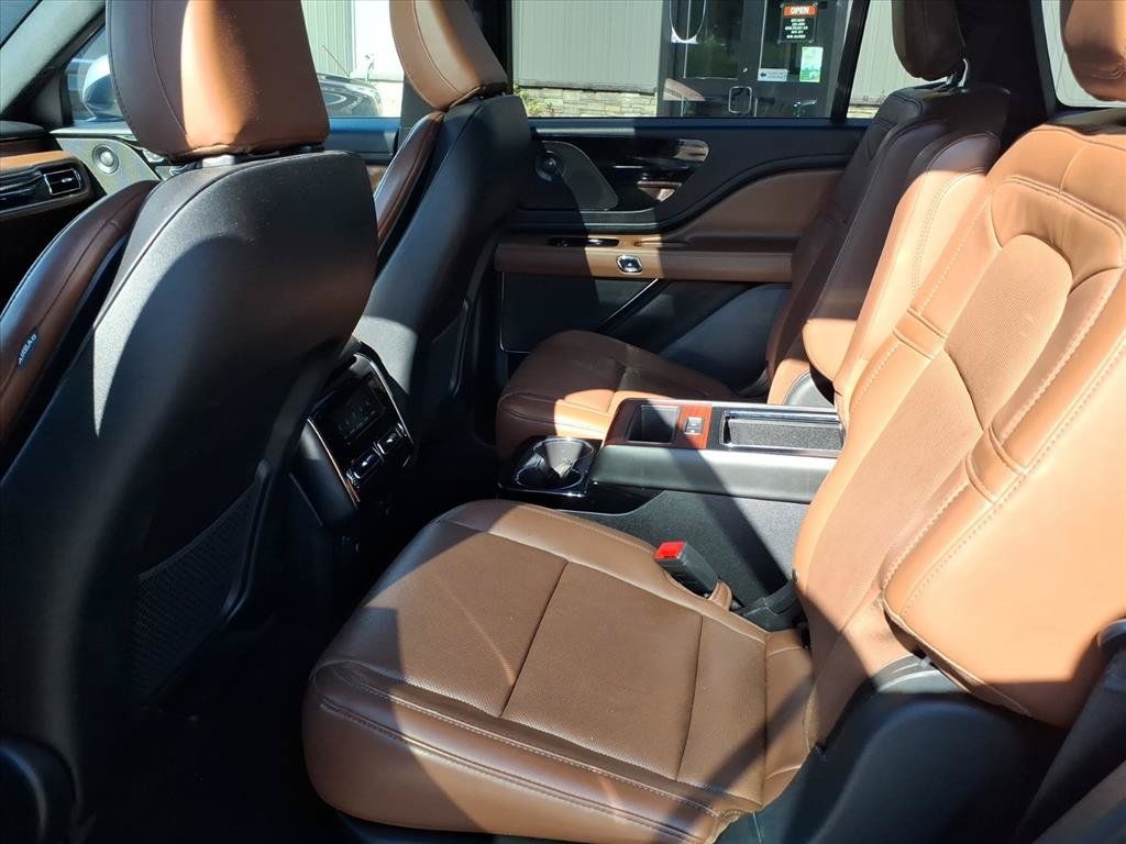 Used 2021 Lincoln Aviator Reserve w/ Equipment Group 208A AWD/4WD image 8