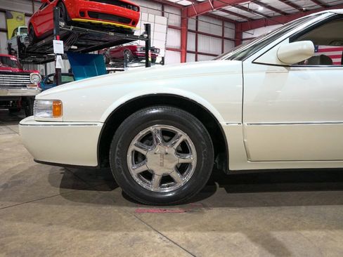 Used 1996 Cadillac Seville STS FWD image 3