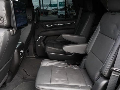 Certified 2023 GMC Yukon Denali w/ Advanced Technology Package image 28