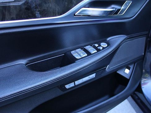Used 2016 BMW 740i RWD image 8