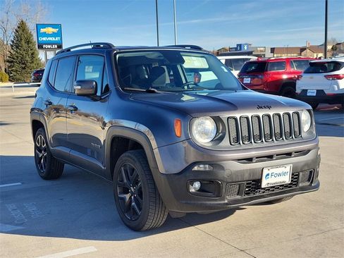Used 2016 Jeep Renegade Latitude image 2