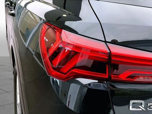 Certified 2025 Audi Q3 2.0T Premium w/ Convenience Package AWD/4WD image 28