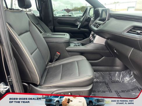 Used 2024 GMC Yukon SLT w/ SLT Luxury Package image 20