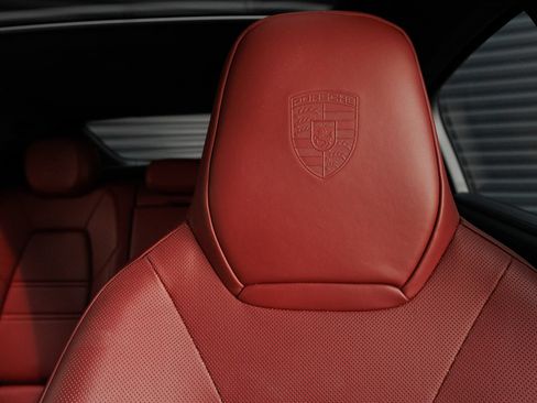 Certified 2022 Porsche Cayenne GTS AWD/4WD image 15