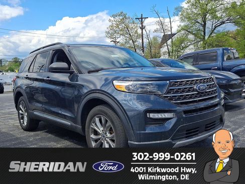 Certified 2023 Ford Explorer XLT w/ Equipment Group 202A AWD/4WD image 1