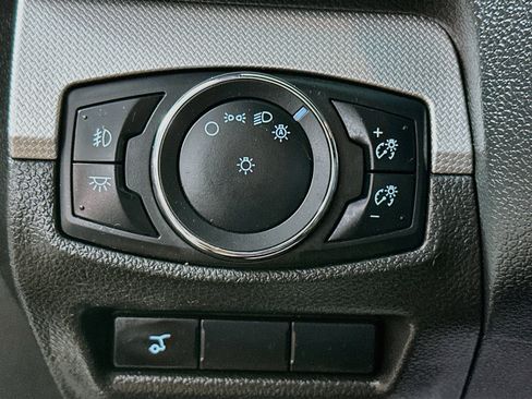 Used 2015 Ford Explorer XLT w/ Equipment Group 202B AWD/4WD image 10