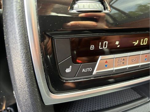 Used 2019 BMW X7 xDrive50i w/ Premium Package AWD/4WD image 46