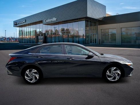 New 2026 Hyundai Elantra Limited FWD image 9