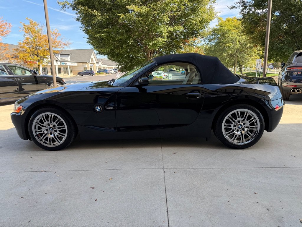 Used 2004 BMW Z4 3.0i RWD image 6