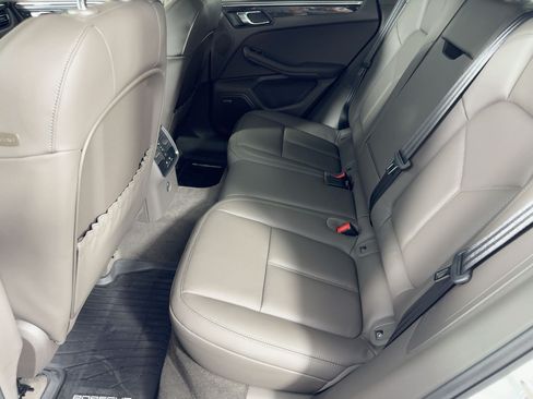 Certified 2026 Porsche Macan AWD/4WD image 15