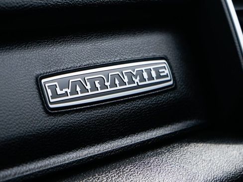 Used 2022 RAM 2500 Laramie AWD/4WD image 32