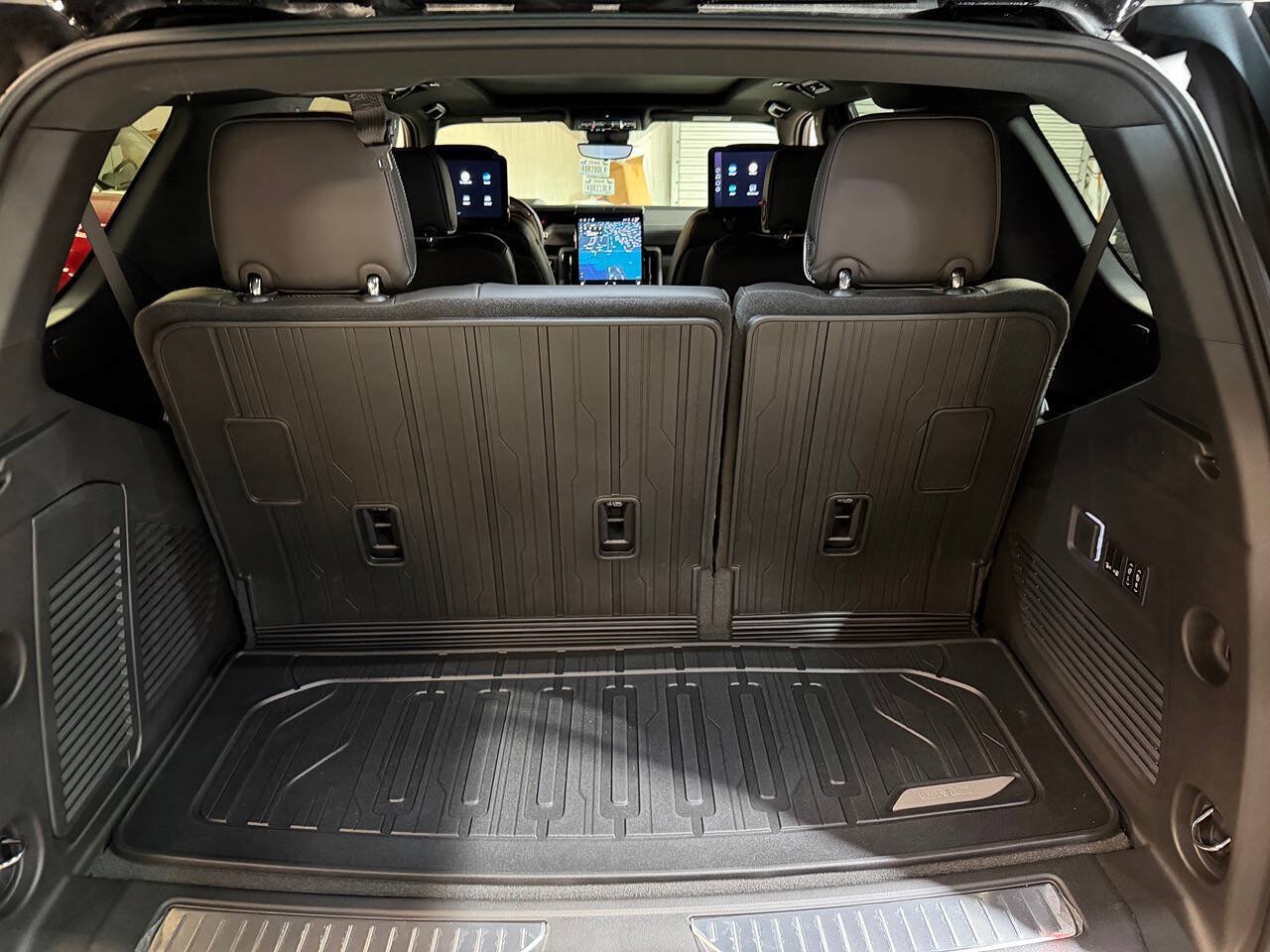 Used 2026 GMC Yukon AT4 Ultimate w/ LPO, Floor Liner Package AWD/4WD image 14