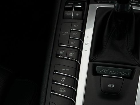Used 2020 Porsche Macan AWD/4WD image 18
