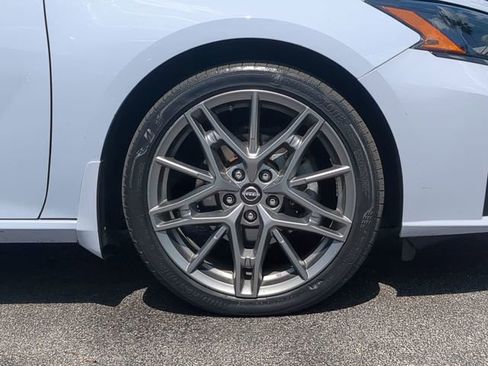 Used 2023 Nissan Altima 2.0 SR image 11