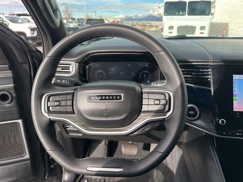 Used 2022 Jeep Wagoneer Series III w/ Convenience Group I image 11