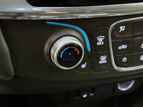 Used 2018 Chevrolet Traverse LT image 21