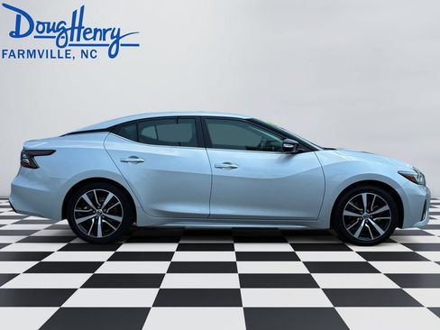 Used 2021 Nissan Maxima 3.5 SV w/ Floor Mat Group FWD image 6