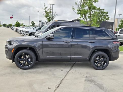 New 2026 Jeep Grand Cherokee Limited RWD image 2