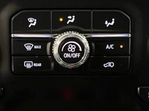 Used 2022 GMC Sierra 3500 Denali w/ Denali Ultimate Package AWD/4WD image 38