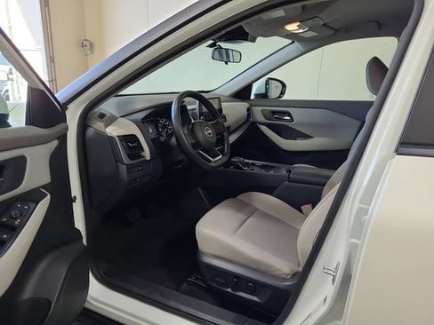 Used 2023 Nissan Rogue SV FWD image 15