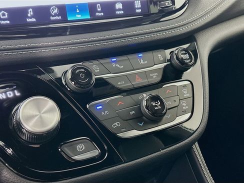 New 2026 Chrysler Pacifica Limited w/ S Appearance Package FWD image 21