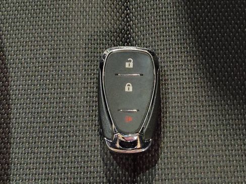 Used 2023 Chevrolet Traverse LT image 32