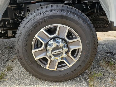 New 2026 Ford F250 Lariat w/ FX4 Off-Road Package AWD/4WD image 5