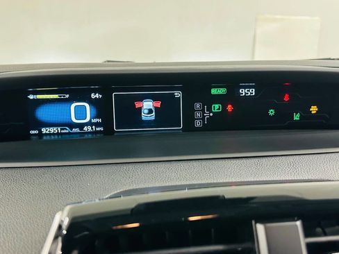 Used 2019 Toyota Prius Prime Plus w/ Carpet Mat Package FWD image 18
