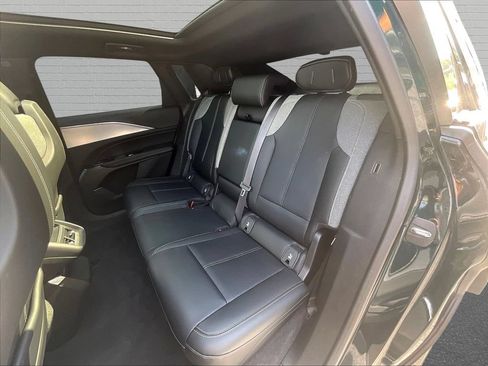 Used 2024 Cadillac Lyriq Tech RWD image 21