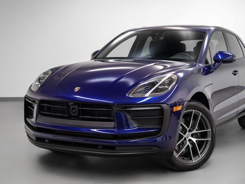 Used 2025 Porsche Macan image 7