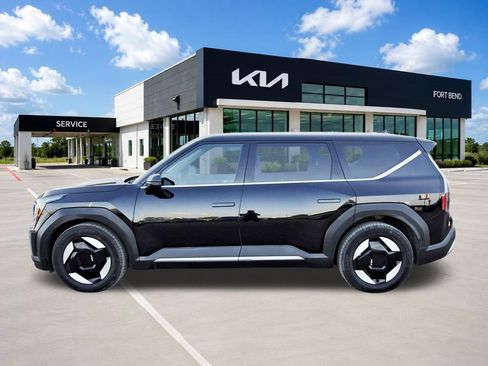 Used 2024 Kia EV9 Light Long Range RWD image 8