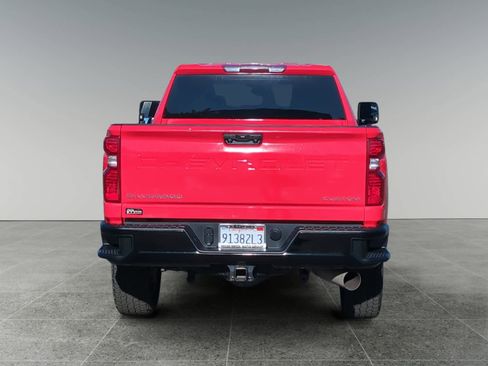 Used 2022 Chevrolet Silverado 2500 Custom w/ Custom Value Package image 4