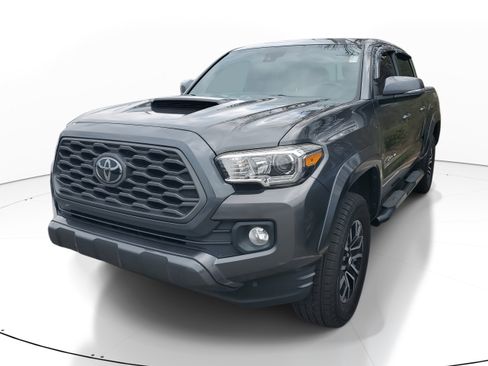 Used 2021 Toyota Tacoma TRD Sport image 3