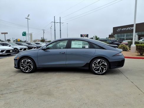 New 2025 Hyundai Ioniq 6 SEL image 2