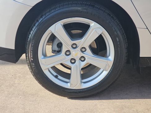 Used 2018 Chevrolet Volt LT w/ LT Driver Confidence Package image 36