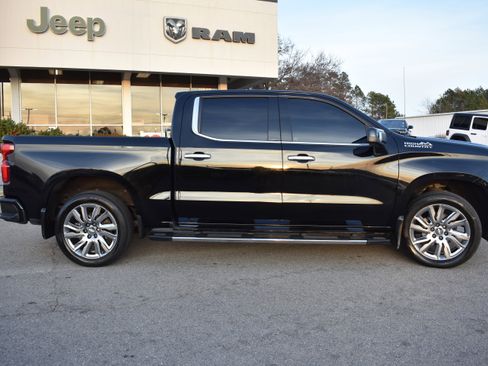 Used 2019 Chevrolet Silverado 1500 High Country w/ Trailer Camera Package image 10