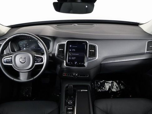 Used 2020 Volvo XC90 T8 Momentum w/ Protection Package Premier image 8