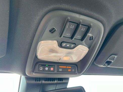 Used 2024 GMC Canyon AT4X AWD/4WD image 9