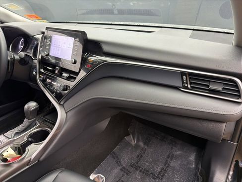 Used 2024 Toyota Camry SE w/ Convenience Package image 25