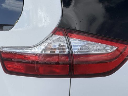 Used 2016 Toyota Sienna LE image 23