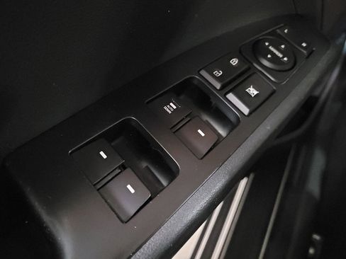 Used 2019 Hyundai Elantra SE w/ Cargo Package image 27