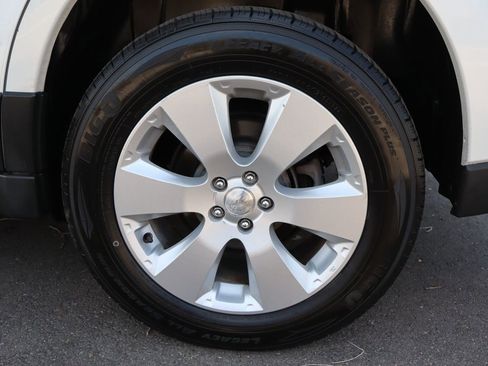 Used 2012 Subaru Outback 2.5i Premium w/ All-Weather Pkg AWD/4WD image 41