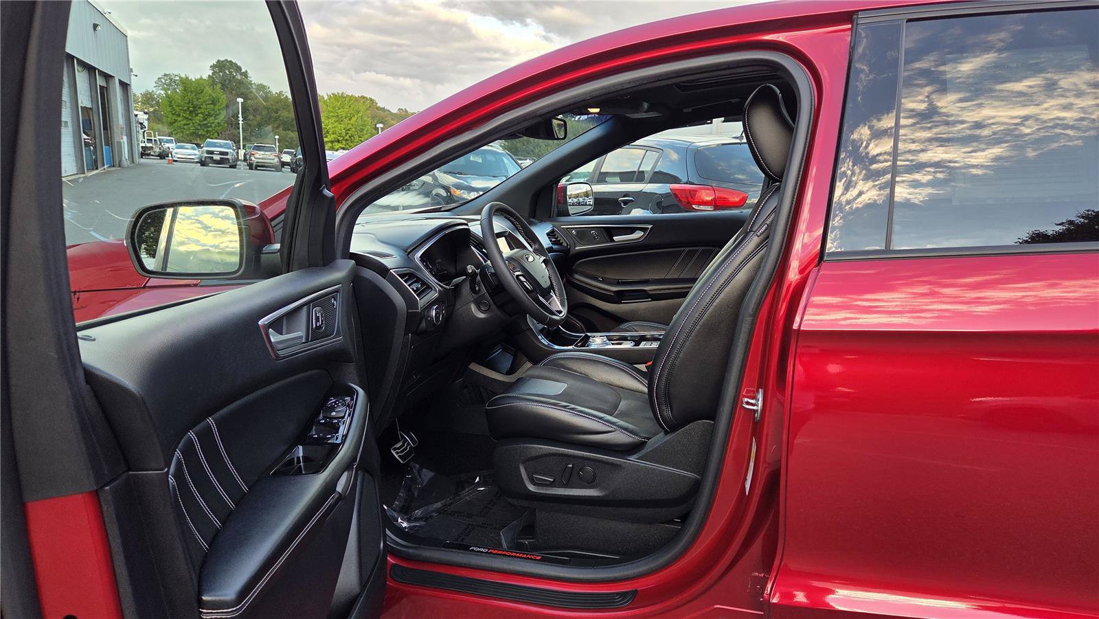 Used 2020 Ford Edge ST w/ Equipment Group 401A AWD/4WD image 15