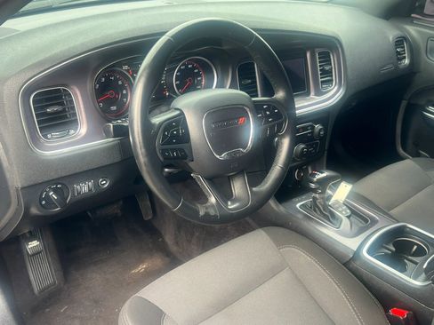 Used 2018 Dodge Charger SXT RWD image 14