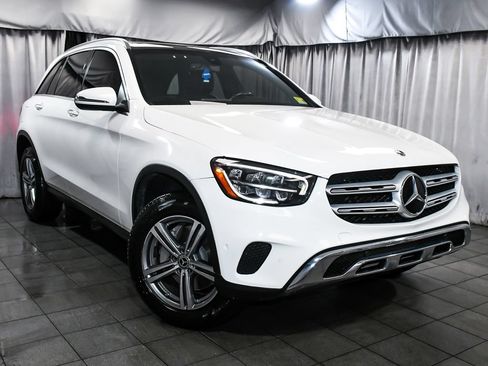 Used 2021 Mercedes-Benz GLC 300 4MATIC image 3